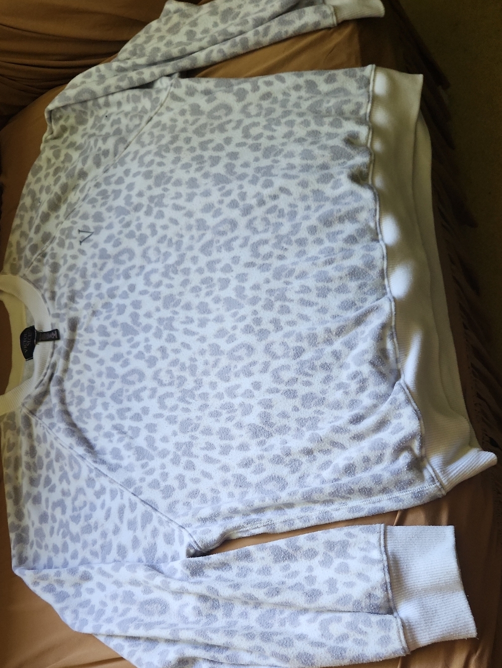 Victoria Secret Leopard Print Crewneck Sweatshirt XL